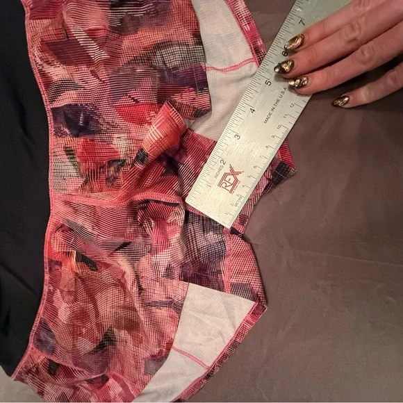 Lululemon Speed Up Low Rise Shorts 2.5” Inseam Pink/Black Size 6/Small MSRP $68 - Picture 5 of 13